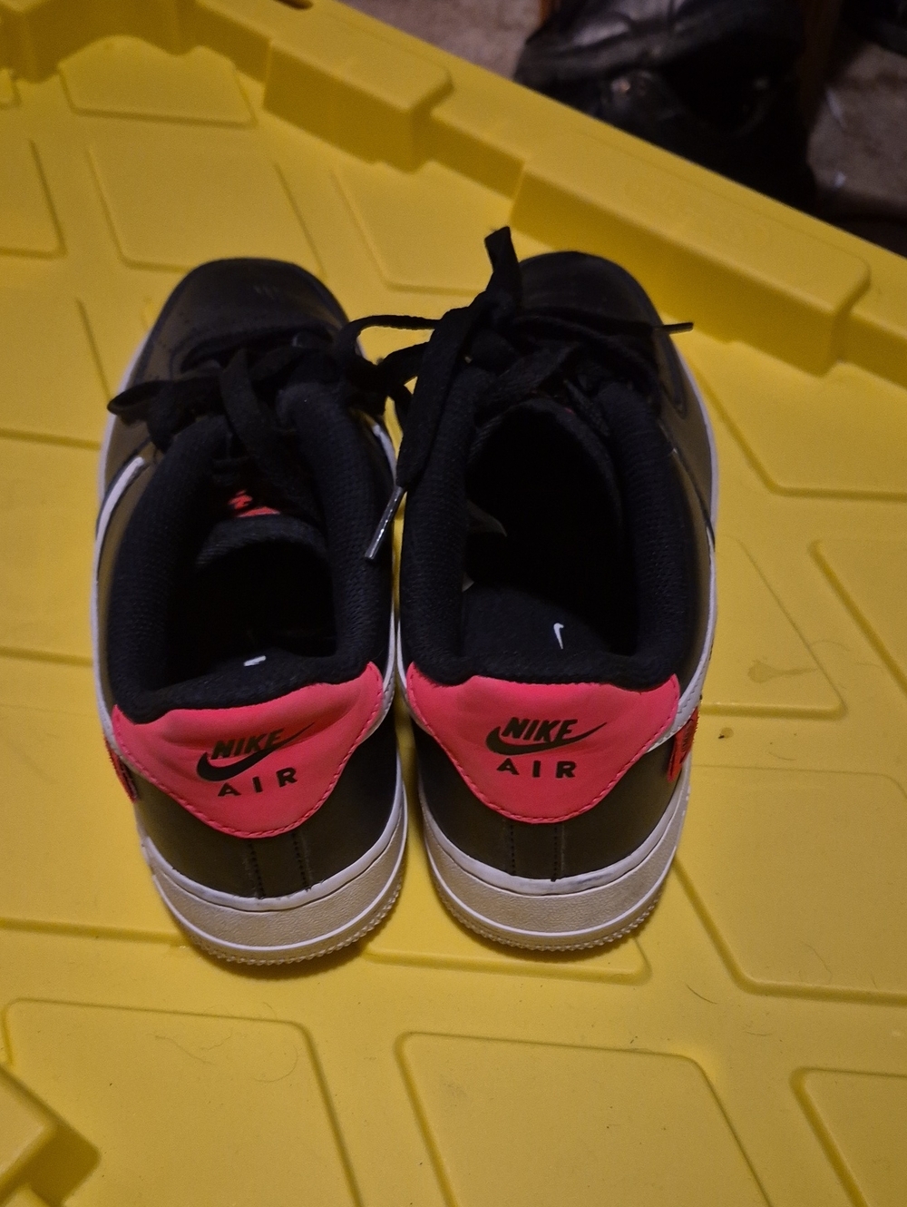 Nike Kids Low-Top Sneakers — Black & Pink Accents